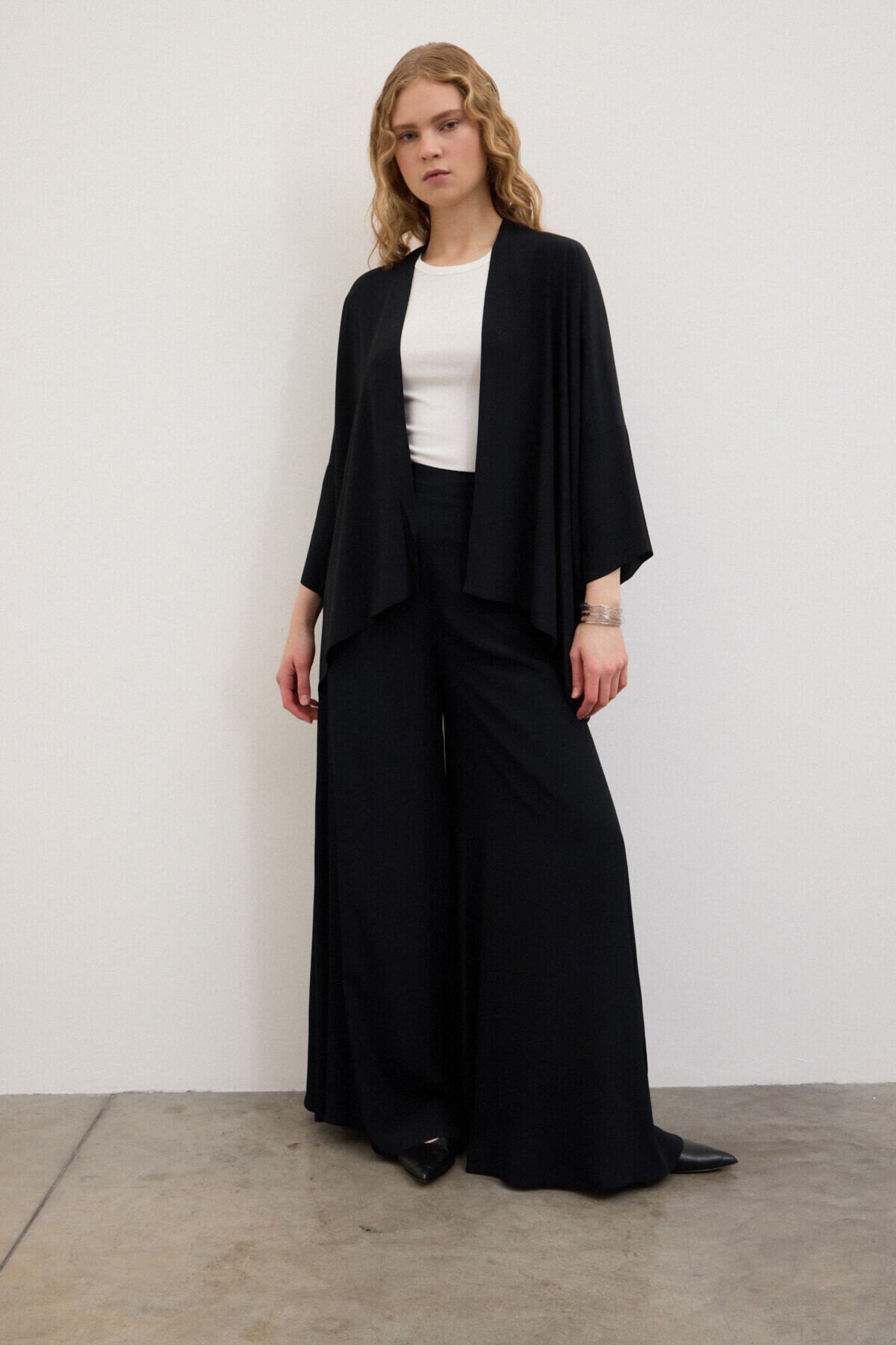 Wide-leg trousers in silk blend
