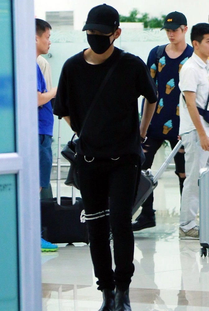 Black Pants With Knee Strap | Taehyung - BTS - Fashion Chingu from Fashionchingu