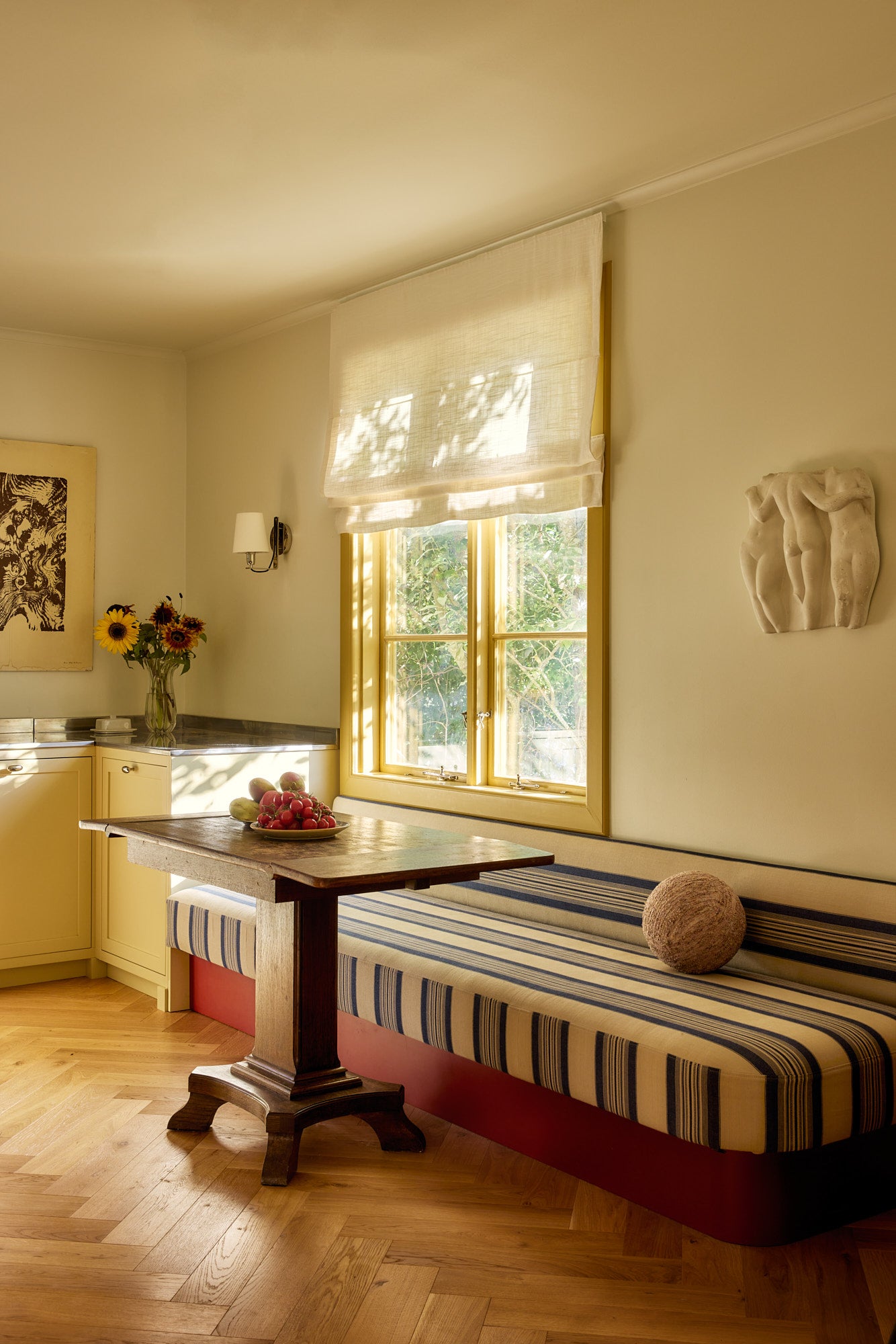 Roman blind in heavier woven linen for a beautiful drape, choose from 9 colors.  | Gotain