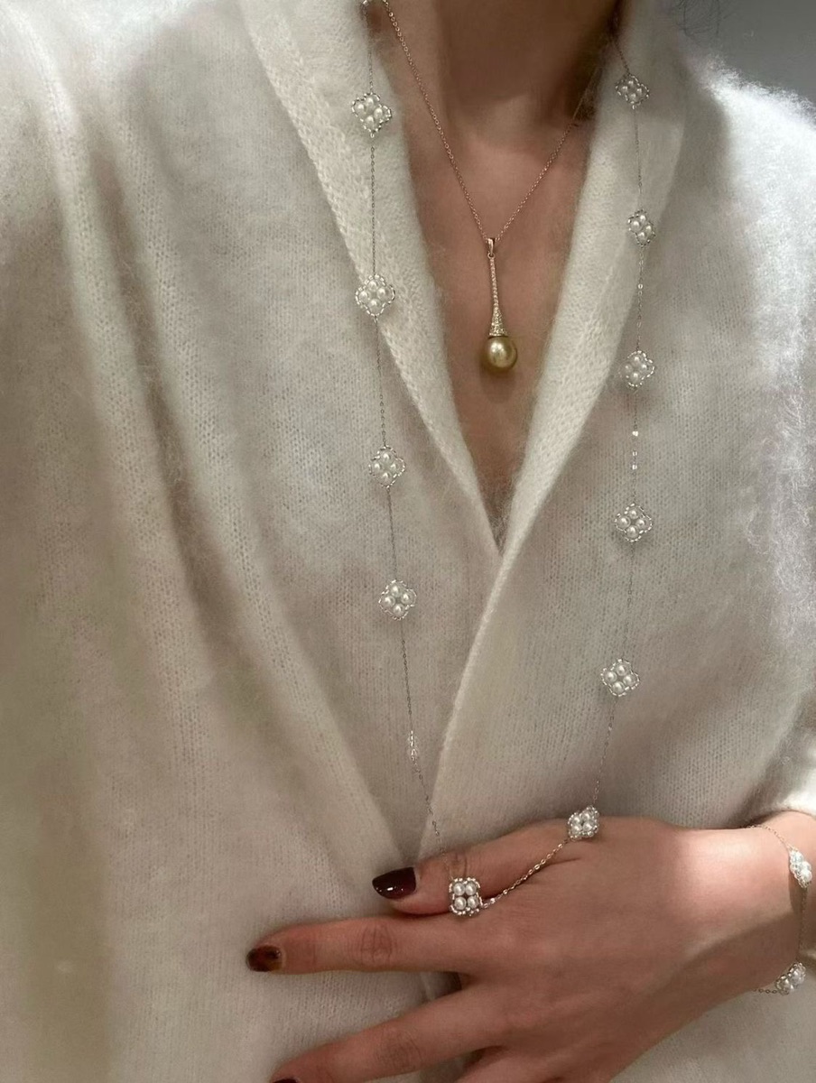 Pinky rings & pearl